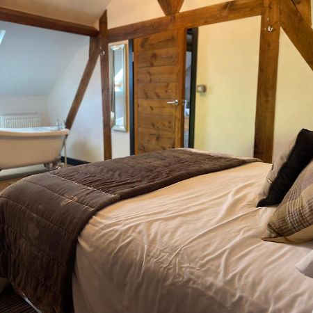 Betsey Trotwood. Historic Stylish 2-Bed Cottage. Blundeston 외부 사진