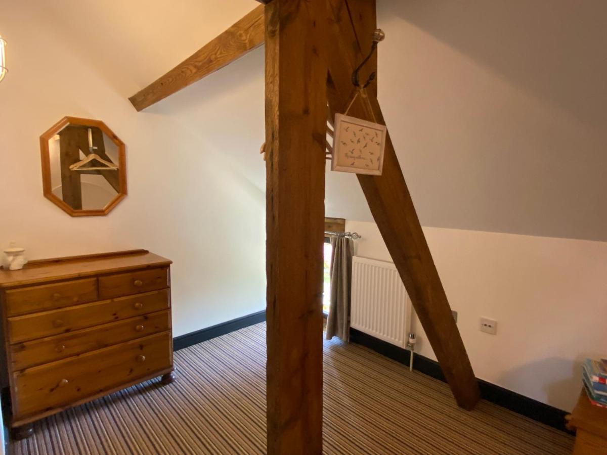 Betsey Trotwood. Historic Stylish 2-Bed Cottage. Blundeston 외부 사진